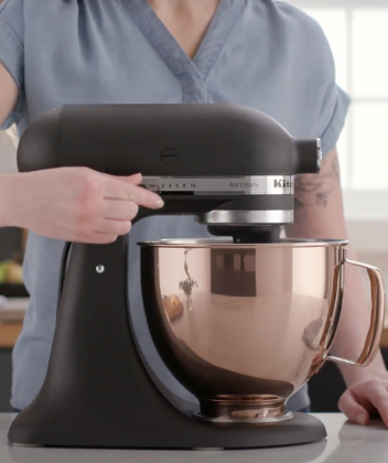 Stand-mixer and bowl