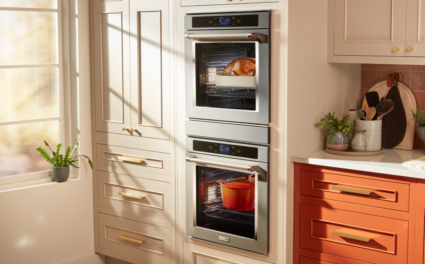 A double wall oven cooking two meals 