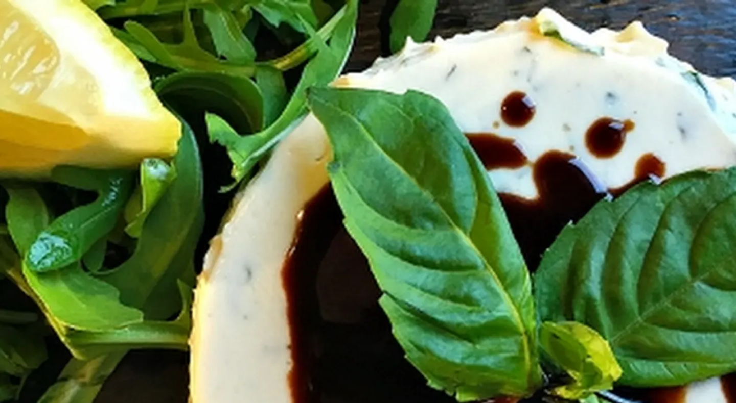 Agar, a vegan gelatin alternative