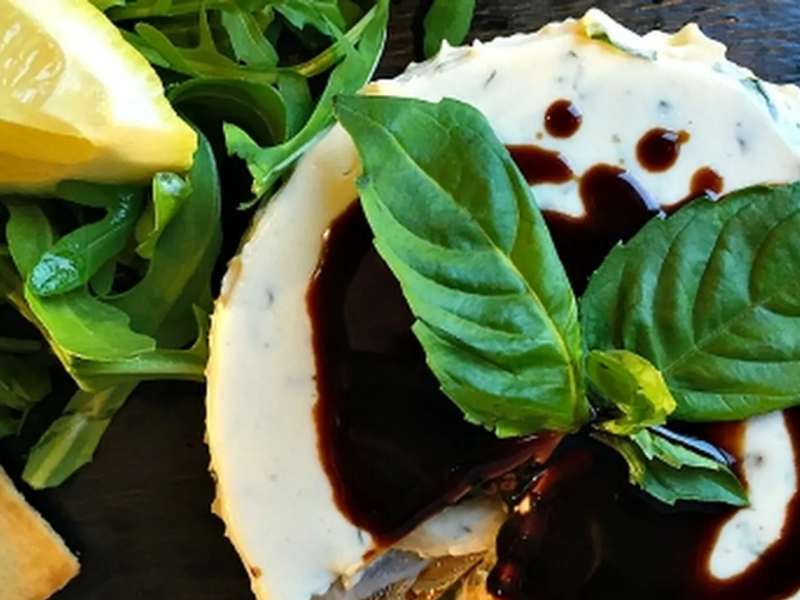 Agar, a vegan gelatin alternative