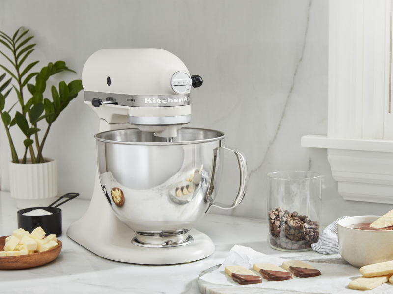 Stainless steel KitchenAid® tilt-head stand mixer