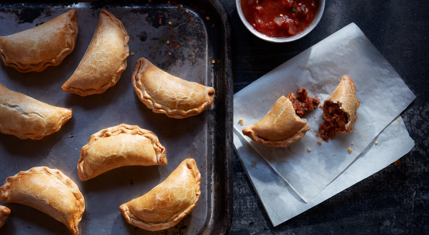 Chicken empanadas with sauce