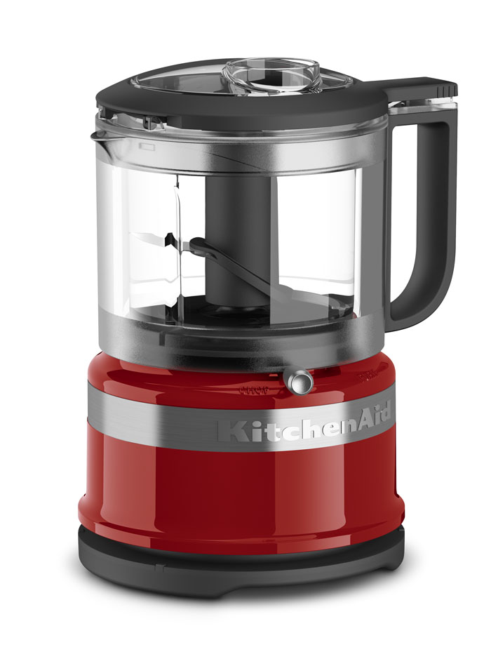 Endless fresh options to quickly chop, mix and puree with the 3.5 Cup Food Chopper. 